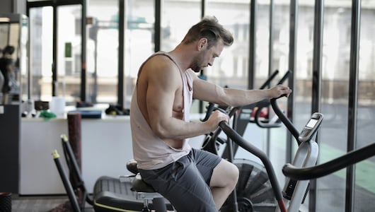 जानिए कैसे रोज़ का जिम आपकी ज़िंदगी पूरी तरह बदल सकता है, साथ ही देखें Workout Equipments की बेस्ट डील्स