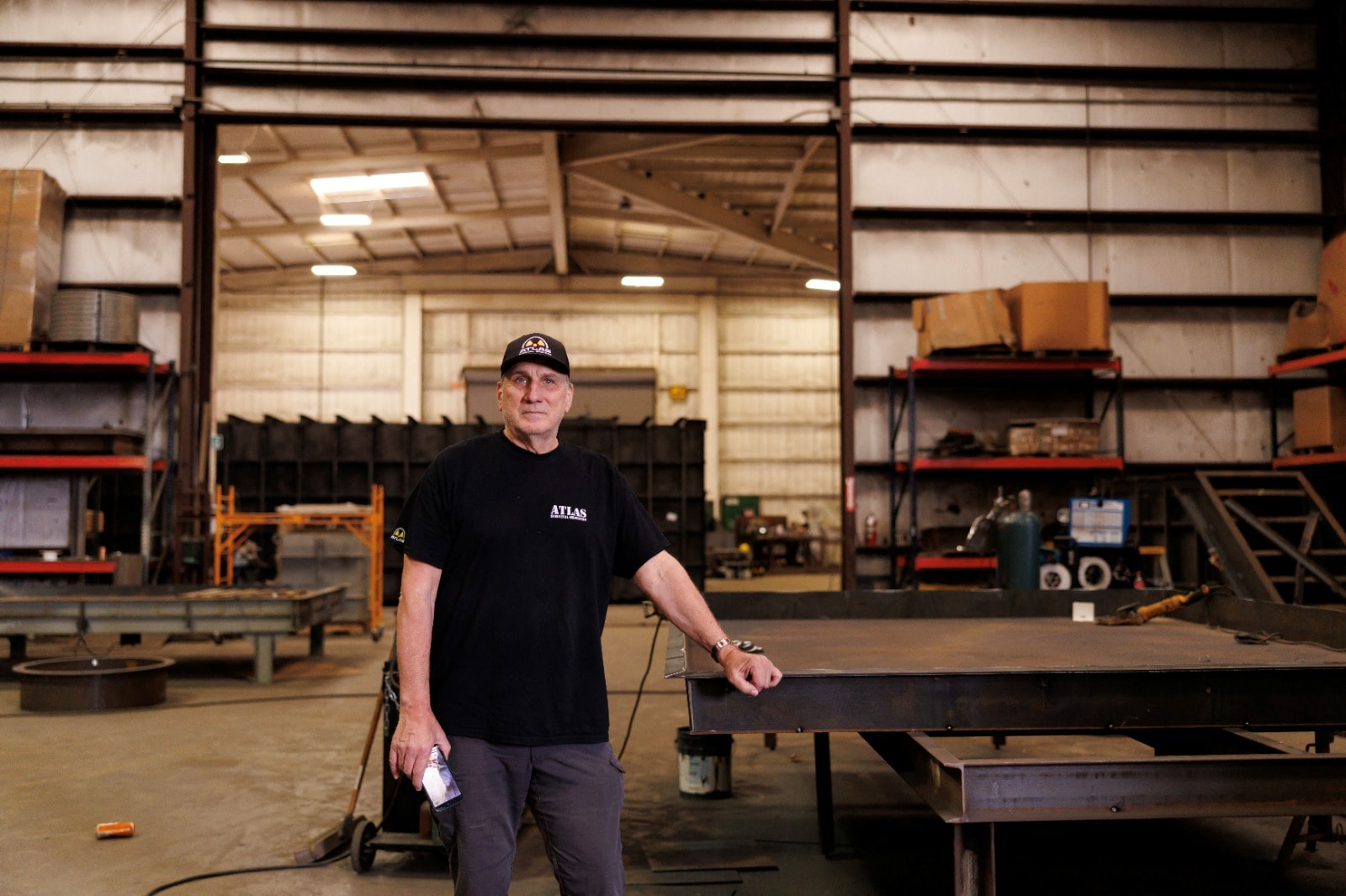 एटलस सर्वाइवल शेल्टर्स कंपनी के मालिक रॉन हबर्ड