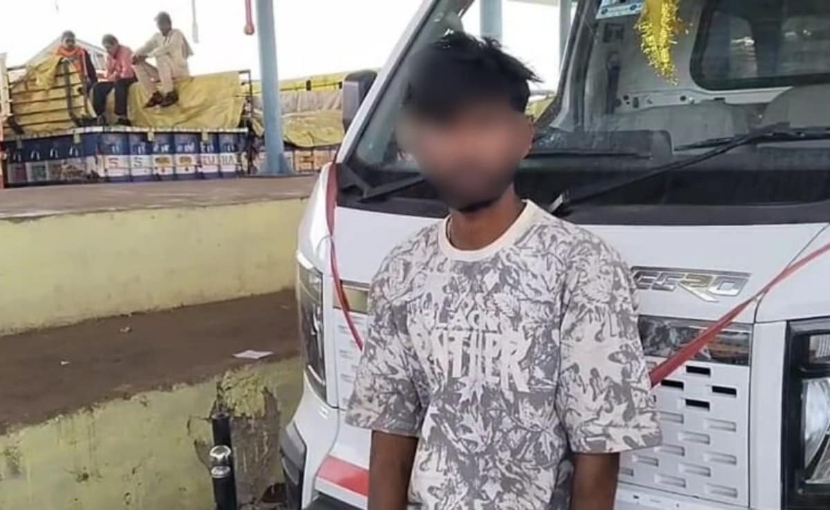 जिंदा युवक के पोस्टमॉर्टम की खबर में झोल, डॉक्टर के चीरा लगाने से पहले आया होश तो बिना कपड़ों के ही भागा