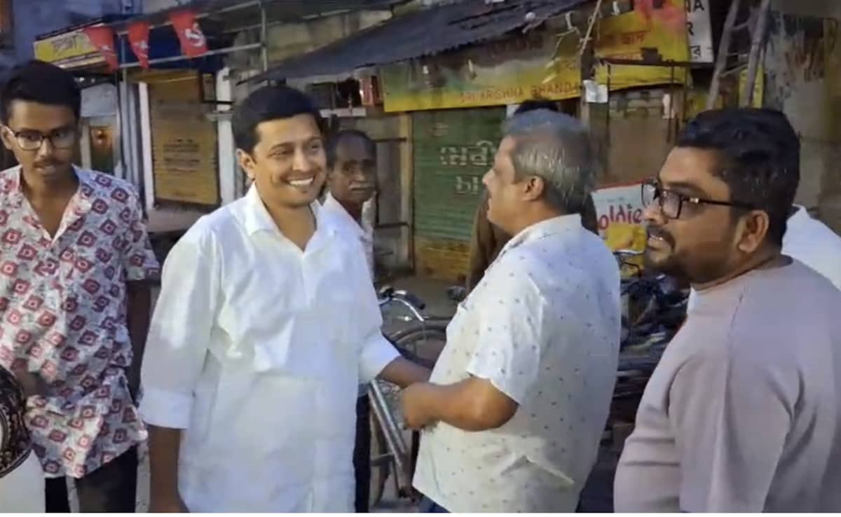 CPIM candidate Kalatan Dasgupta connecting with Panihati voters 