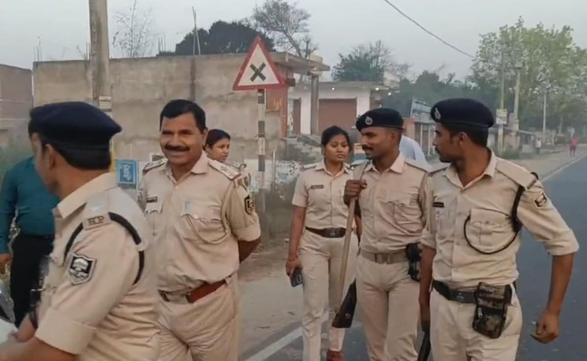 Bihar: ऑर्केस्ट्रा की आड़ में नाबालिग लड़कियों का शोषण, मानव तस्करी का भांडाफोड़...10 लड़कियां बरामद