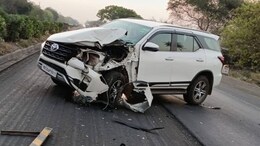 Accident News: काँग्रेस खासदाराच्या कारचा भीषण अपघात!  ट्रकची धडक, आलिशान फॉर्च्युनरचा चक्काचूर