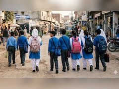 ईरान जंग के बीच पाकिस्तान में क्यों बंद हो गए स्कूल-कॉलेज? दफ्तरों में भी वर्क फ्रॉम होम