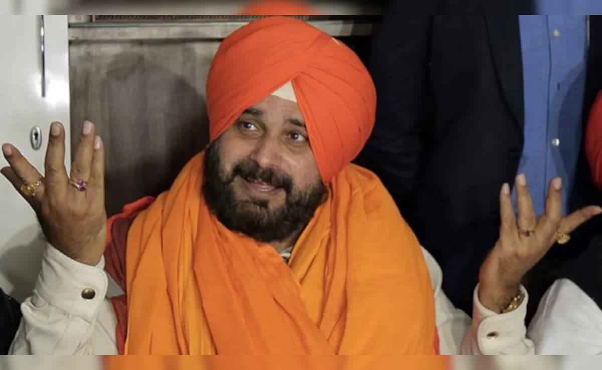 नवजोत सिंह सिद्धू ने मोहम्मद आमिर को क्यों बोला ढोंगी बाबा?