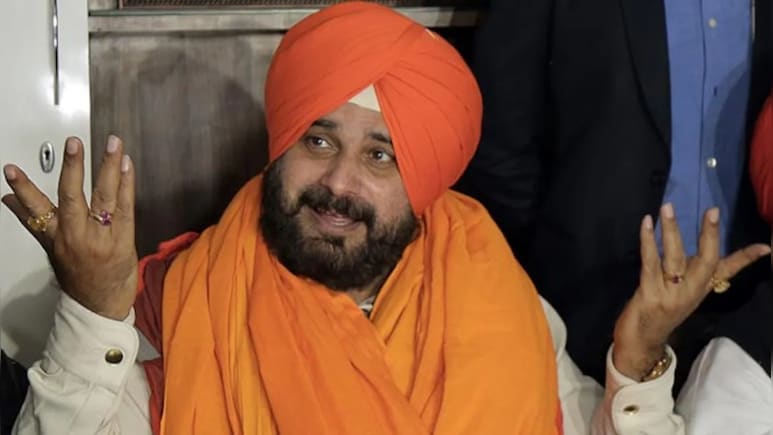 नवजोत सिंह सिद्धू ने मोहम्मद आमिर को क्यों बोला 'ढोंगी बाबा'?