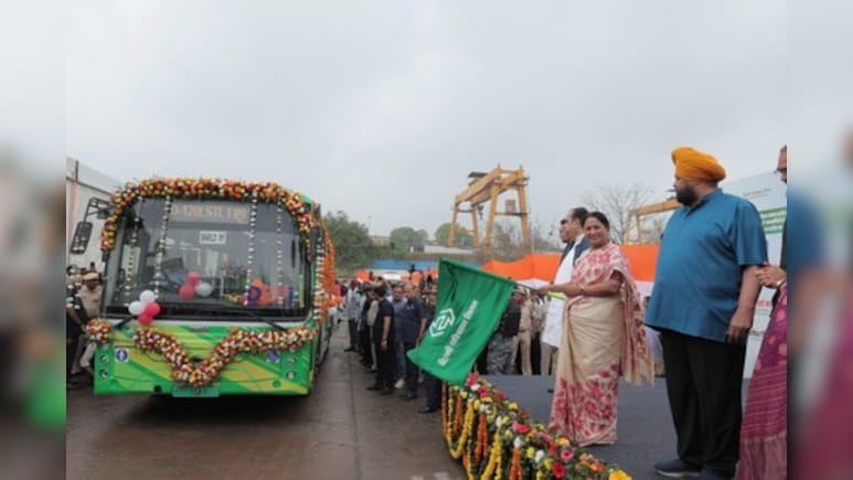 दिल्लीवालों के लिए खुशखबरी! चलाई गईं 300 नई इलेक्ट्रेक बसें, ईवी प्रोत्साहन पोर्टल फिर से हुआ शुरू, जानिए जरूरी डिटेल्स