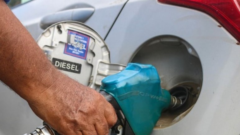 तेल की कीमतें बढ़ने की अफवाहों के बीच रूस से खरीद पर 30 दिनों की छूट, भारत के लिए अमेरिकी फैसला क्यों इतना अहम?