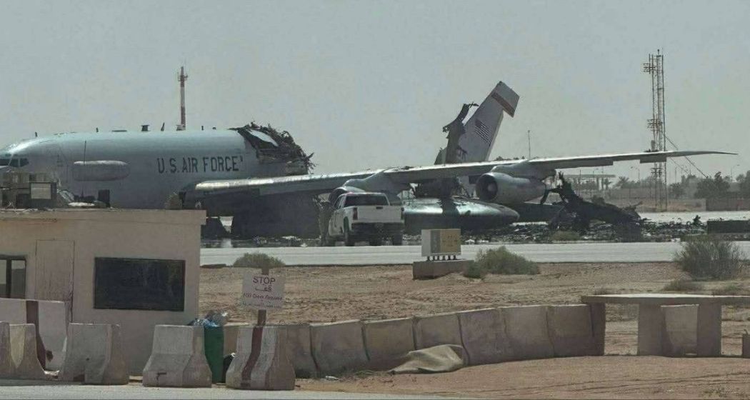 अमेरिका की 'आसमानी आंख' तबाह, देखिए ईरान के एक हमले ने US के इस खास विमान की क्या हालत कर दी