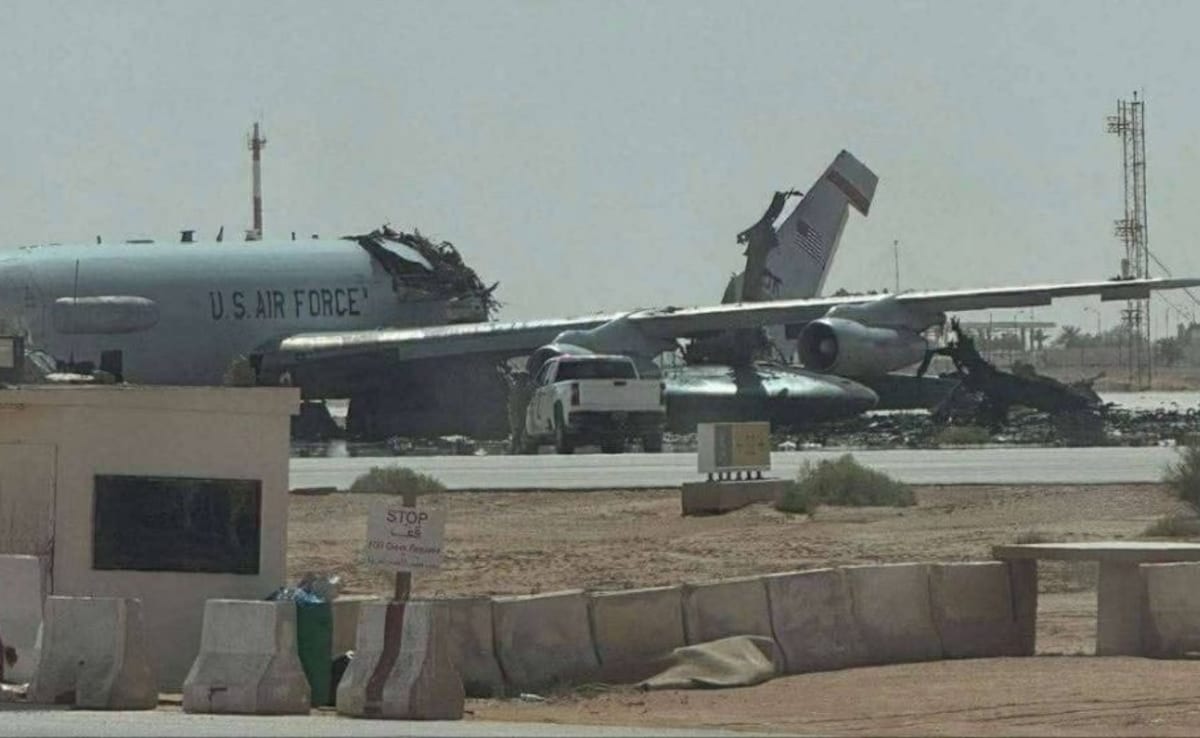 अमेरिका की 'आसमानी आंख' तबाह, देखिए ईरान के एक हमले ने US के इस खास विमान की क्या हालत कर दी