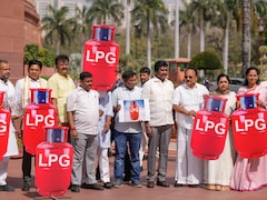 LIVE अपडेट्स: संसद में आज डबल घमासान, CEC पर महाभियोग नोटिस देने की तैयारी में विपक्ष, गैस संकट पर हंगामे के आसार