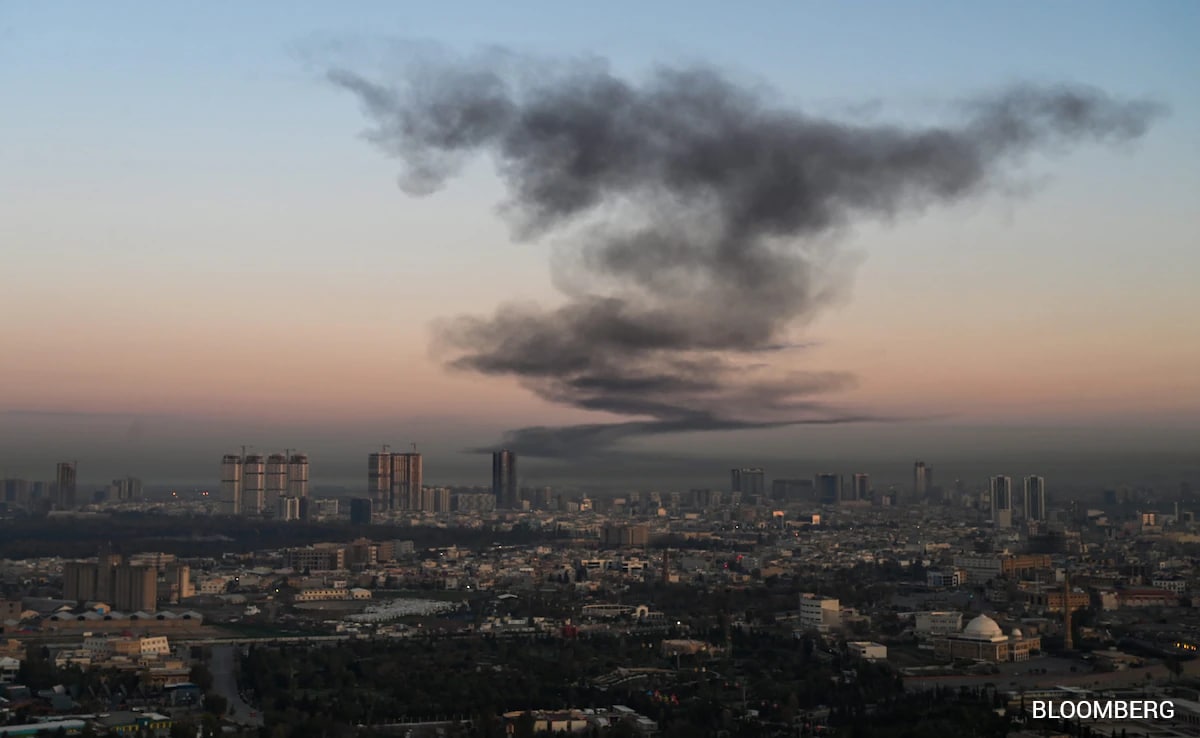 Travel Chaos Worsens As US-Iran Conflict Shuts Key Middle East Airports