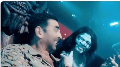 Holi Mubarak: अक्षय कुमार ने खेली भूत होली, जमकर मला रंग, बोले- इस होली, डर और नफरत का भूत भगाइए