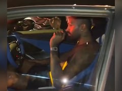 VIDEO: नई नवेली फेरारी 12 सिलिंडरी कार में हार्दिक पंड्या ने शर्टलेस होकर भरी रफ्तार, दंग रह गई दुनिया