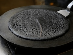 वायरल “ब्लैक डोसा” ने इंटरनेट पर मचाई हलचल, लोगों ने कहा- डोसे के साथ यह क्या हो गया? Recipe