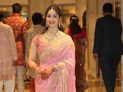Sara Tendulkar Turns Heads In A Pink Manish Malhotra Saree For Arjun Tendulkar's Wedding