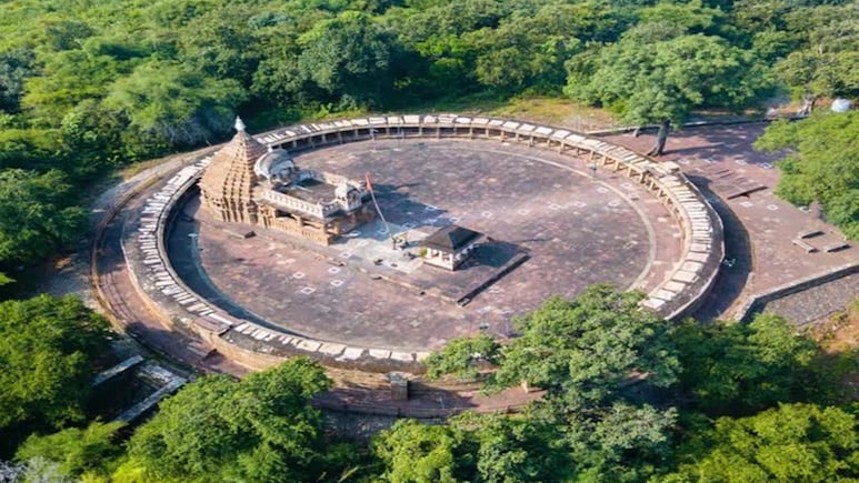 जबलपुर के धार्मिक स्थलों पर आपत्तिजनक सीन के आरोप; &lsquo;लक्ष्मी निवास&rsquo; सीरियल पर केस, चौसठ योगिनी मंदिर विवाद