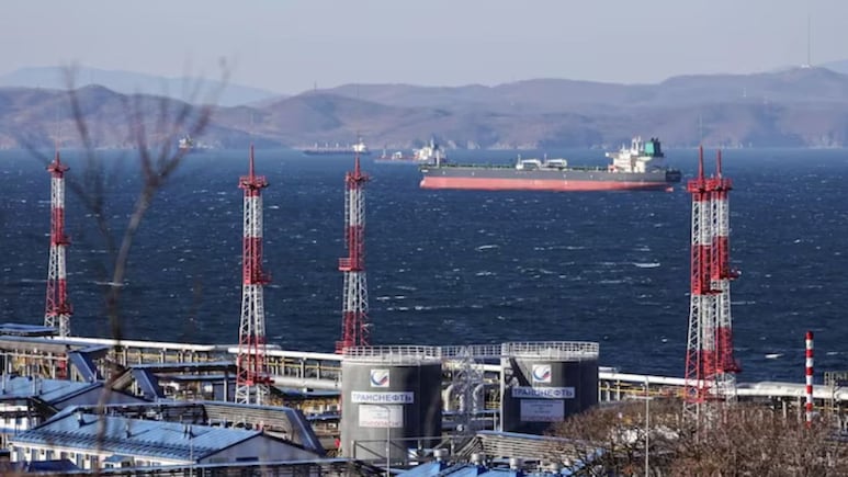 'हमें किसी इजाजत की जरूरत नहीं' रूसी तेल के लिए ट्रंप की छूट पर भारत का बयान