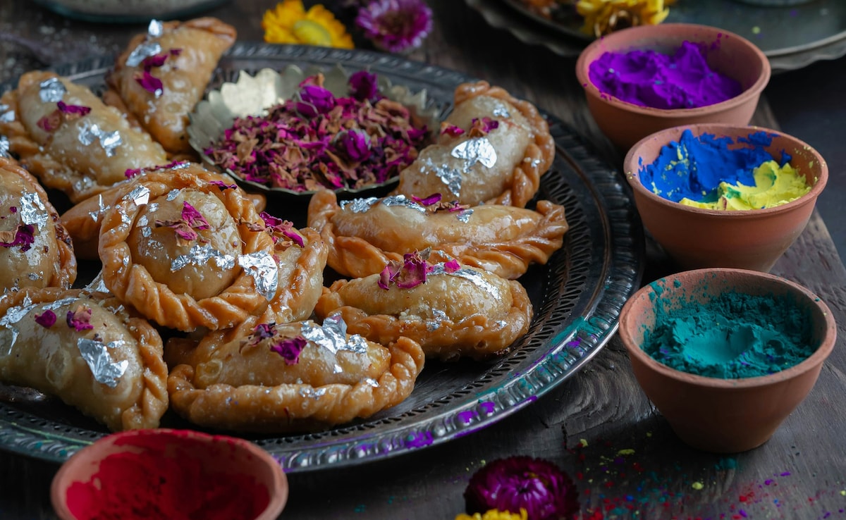 Holi 2026: Experts Explain How Festive Indulgence Impacts Digestion, Share Tips