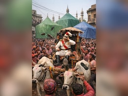 अनोखी जूता मार होली...जब गधे पर बैठकर निकलते हैं लाट साहब, देखते ही बरसते हैं जूते-चप्पल