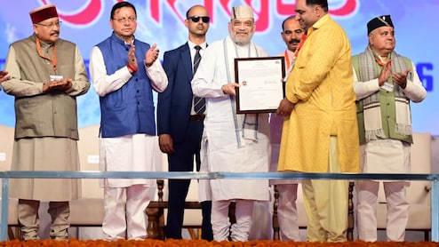 हिंगलाज माता मंदिर के पुजारी सहित 162 लोग बने भारतीय, अमित शाह ने सौंपे नागरिकता प्रमाण पत्र