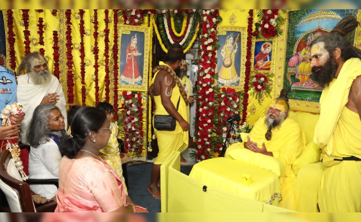 कल प्रेमानंद महाराज से की मुलाकात, आज गोवर्धन में करेंगी परिक्रमा, राष्ट्रपति द्रौपदी मुर्मू की ब्रज यात्रा का अंतिम दिन