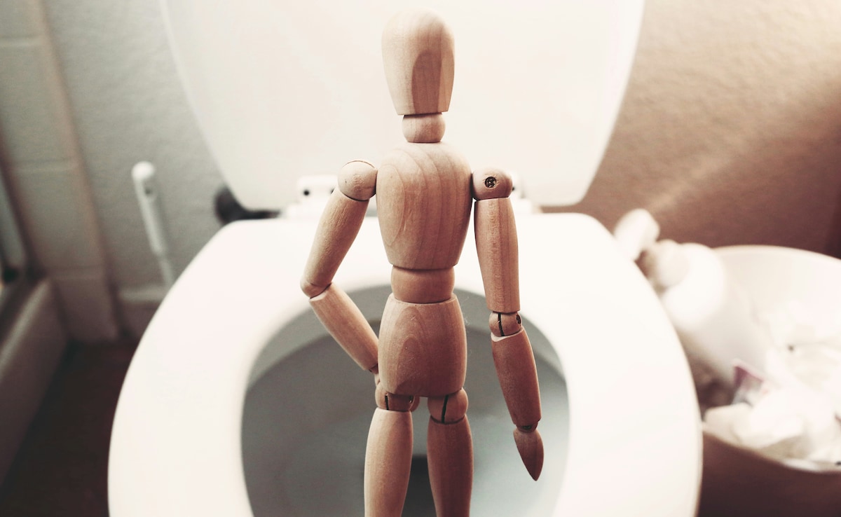 पेशाब की पतली धार को हल्के में न लें, यह शरीर की इन समस्याओं का संकेत हो सकता है