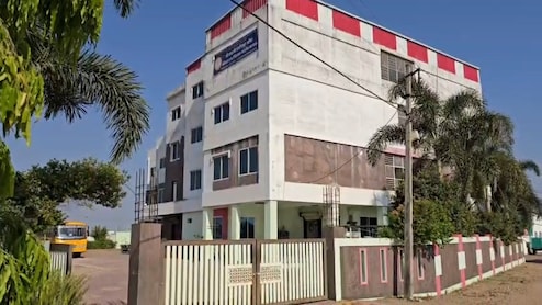 छात्रों से वसूले गए 75 लाख रुपये की फीस डकार गए भ्रष्ट, एमपी के दादाजी मेडिकल कॉलेज में बड़ा घोटाला आया सामने