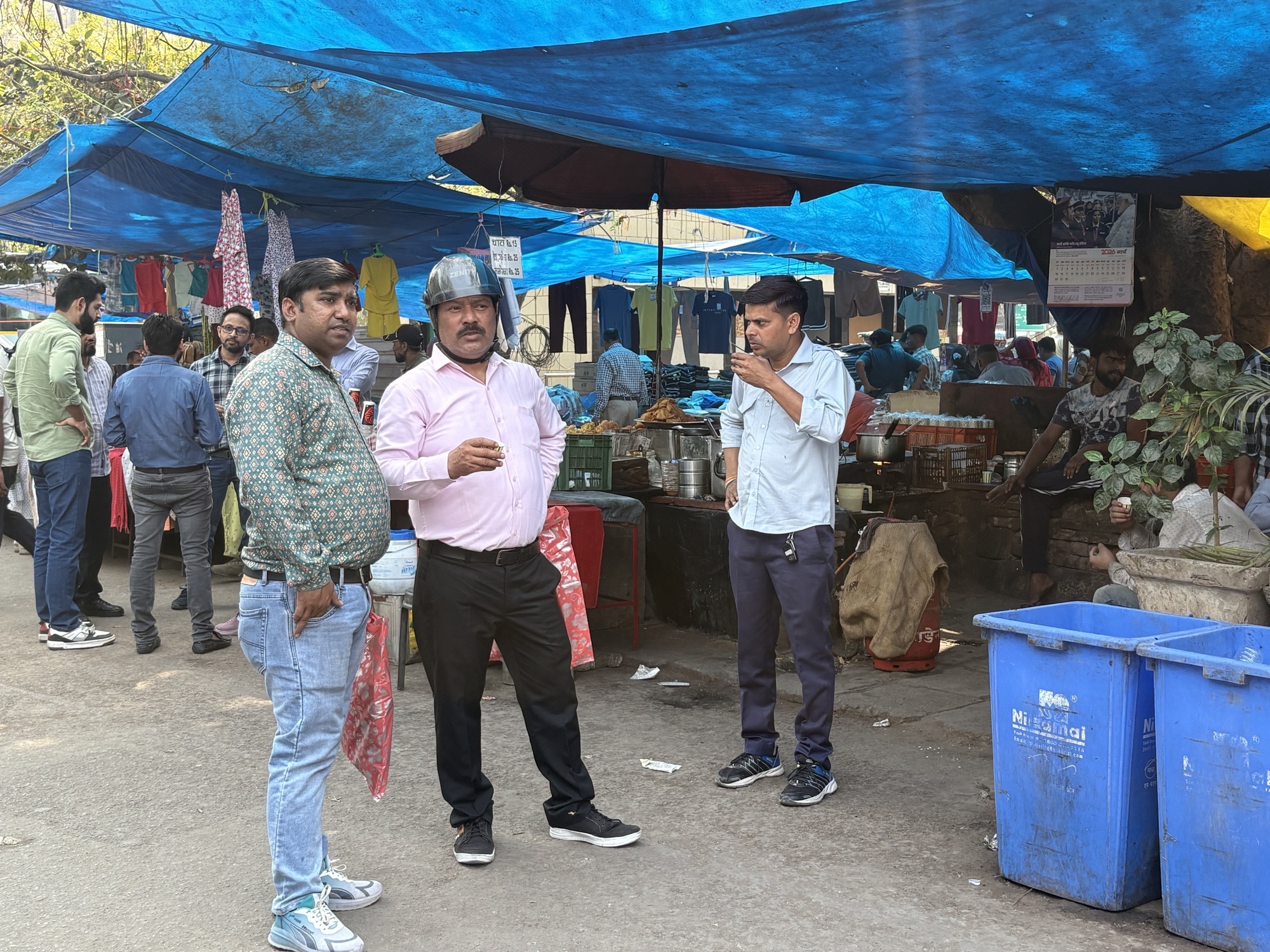 ग्राउंड रिपोर्ट : जितनी कमाई नहीं, उससे ज्यादा महंगी गैस;  छोटे दुकानदारों के सामने रोजी-रोटी का संकट