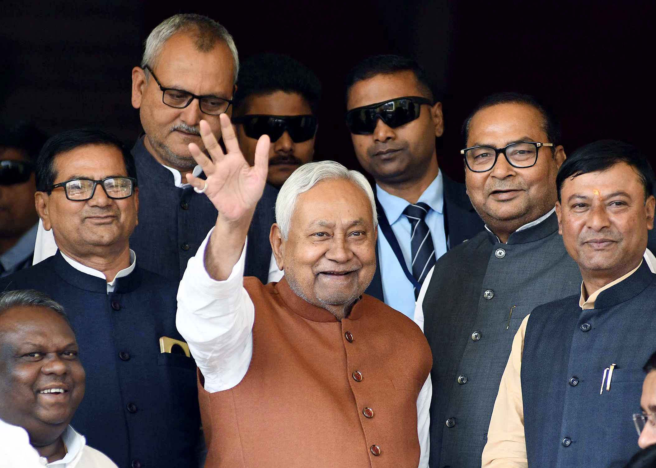 हमने नीतीश के नाम पर वोट दिया, फिर हो चुनाव- नीतीश के राज्यसभा नामांकन पर क्या कह रही बिहार की पब्लिक?