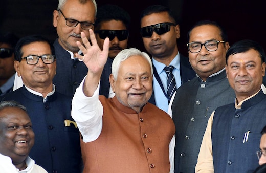 Nitish Kumar Rajya Sabha News Live: पटना में नीतीश कुमार के आवास पर जुटे समर्थक, राज्यसभा जाने पर RJD की सधी प्रतिक्रिया