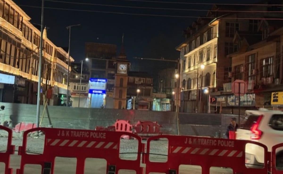 Srinagar's Lal Chowk Sealed Off Amid Protests Over Khamenei's Death