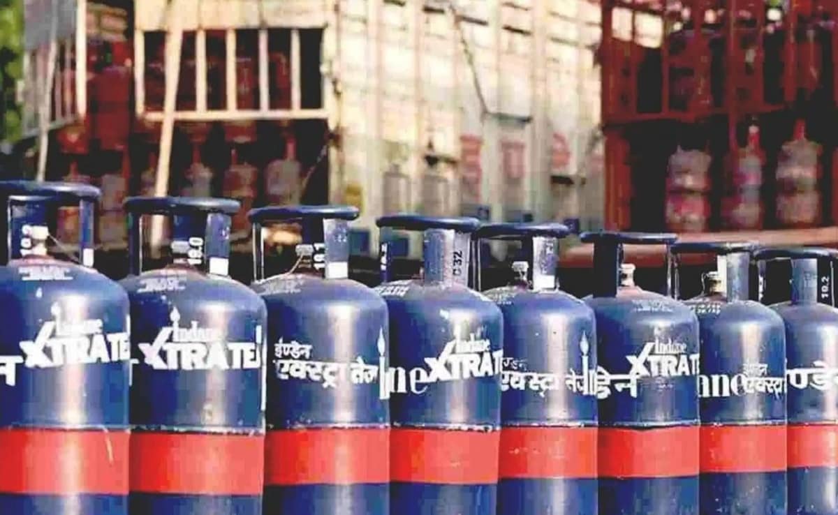 Commercial LPG Prices Hiked By Rs 195.5, No Changes In Domestic Rates Commercial LPG Prices Hiked By Rs 195.5, No Changes In Domestic Rates