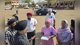 परीक्षा में सिख छात्रा की पगड़ी और कृपाण उतरवाने पर विवाद, हंगामे के बाद प्रशासन ने मांगी माफी&nbsp;