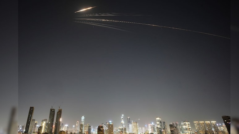 Middle East War LIVE: ईरान‑इजरायल‑अमेरिका संघर्ष का 21वां दिन: तनाव चरम पर, ईरान ने देर रात फिर दागीं मिसाइलें