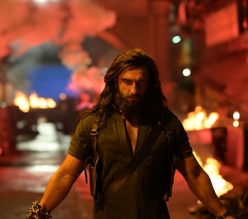 Dhurandhar 2 Review: सिनेमाघरों में रिलीज हुई रणवीर सिंह की धुरंधर द रिवेंज, फर्स्ट डे फर्स्ट शो धुरंधर 2 का पढ़ें रिव्यू