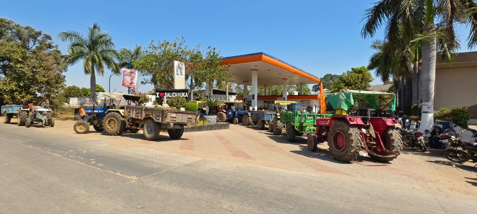 Oil Crisis 2026: युद्ध के बीच पेट्रोल पंपों में क्यों बढ़ने लगी भीड़?