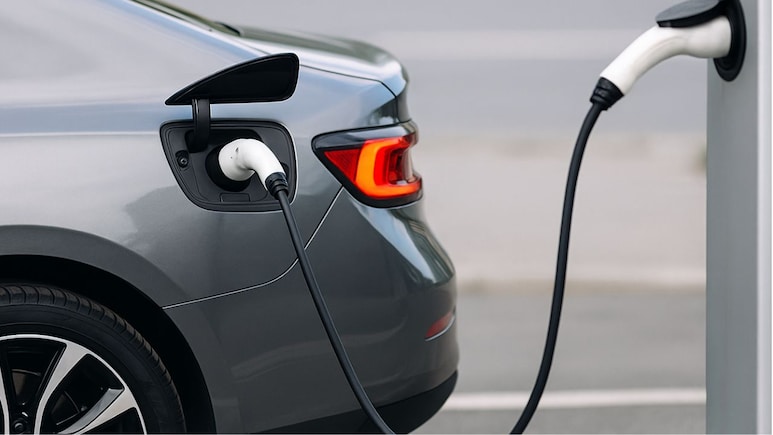 यूपी में 1 लाख की छूट तो कई राज्यों में टैक्स फ्री, ईवी लेने पर मिल रहा बंपर डिस्काउंट, सारी जानकारी यहां