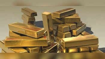 Gold Price Today: MCX Futures Surges Nearly 4% Amid US-Iran War Uncertainty