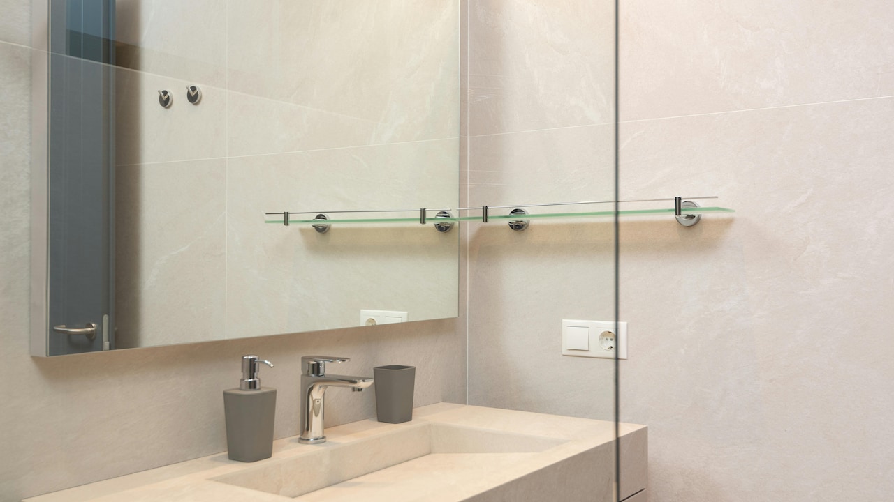 10 Reasons to Use Corner Shelves for Small Bathroom Storage