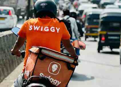 गिग वर्कर्स यूनियन ने कहा- 30 ऑर्डर से घटकर रह गए 5, कमर्शियल गैस की कमी से 60% तक घटे फूड ऑर्डर