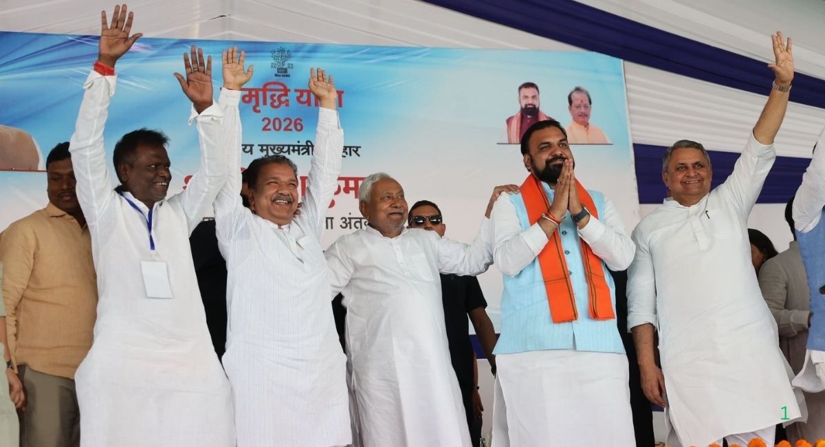 अब सम्राट ही सब देखेंगे.. बेटे निशांत को भी बढ़ा रहे, बिहार में सीएम फेस पर नीतीश कुमार क्या दे रहे हैं संकेत?