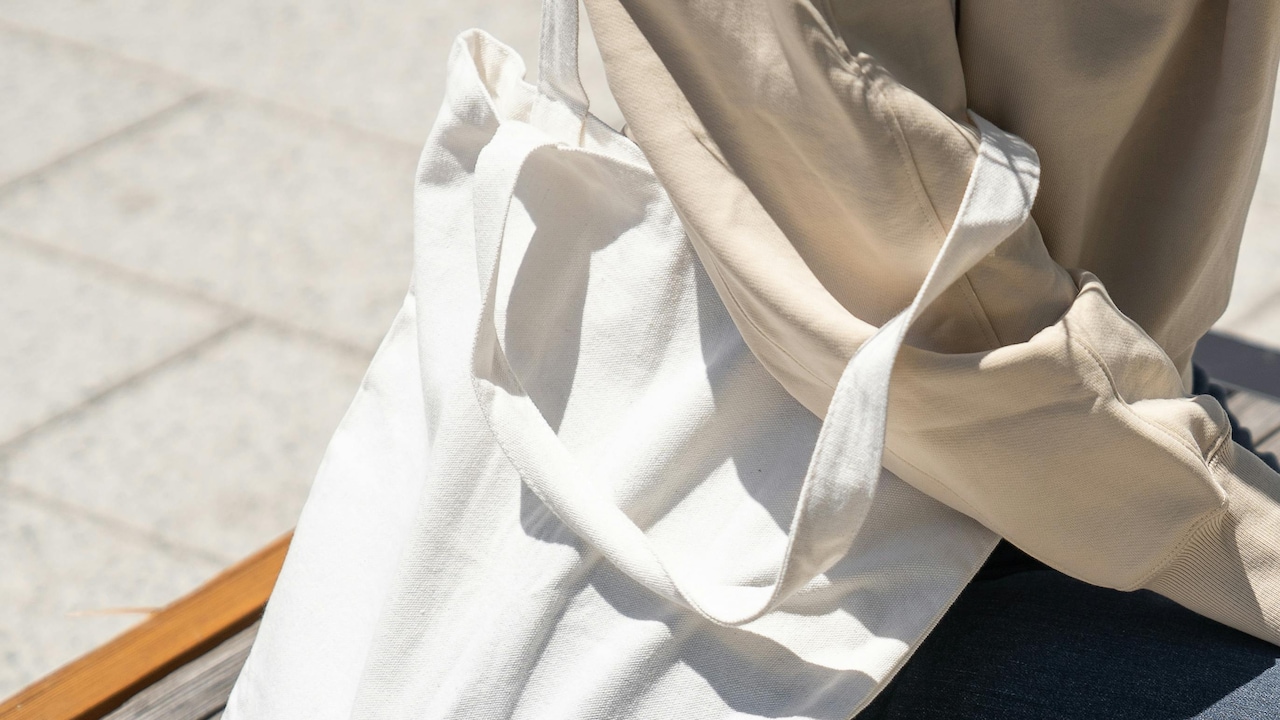 5 Spacious Tote Bags That Organise Your Life Without Looking Overstuffed Or Bulky