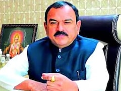 ज्योतिषी अशोक खरात तो बड़ा रसूखदार निकला! इन बड़े नेताओं संग कनेक्शन का खुलासा