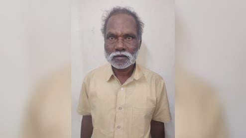 Fake Parrot Astrologer Dupes Bengaluru IT Officer of ₹20 Lakh, Arrested