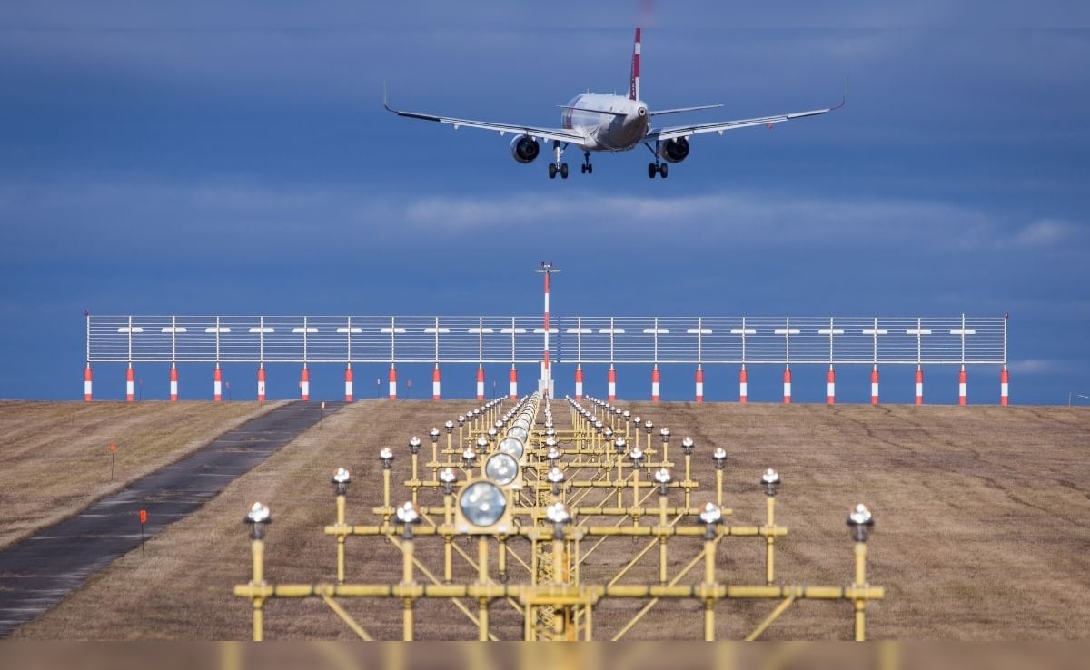 Noida Airport: पीपीपी मॉडल से तैयार हुआ नोएडा एयरपोर्ट, ILS System से बनेगा 'हाई-टेक', जानिए क्या-क्या होगी सुविधा