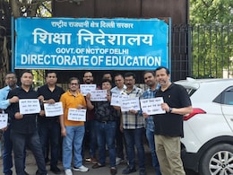 Parents Protest Outside Delhi School Over Fee Hike, Removal Of Students From Rolls