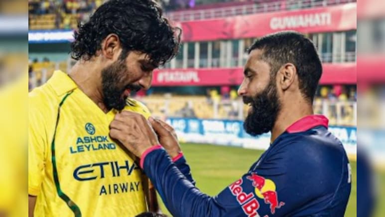 RR की 'गुलाबी' जर्सी में भी CSK के लिए धड़का रवींद्र जडेजा का दिल, जर्सी को चूमा, ट्रेड पर दिया भावुक बयान