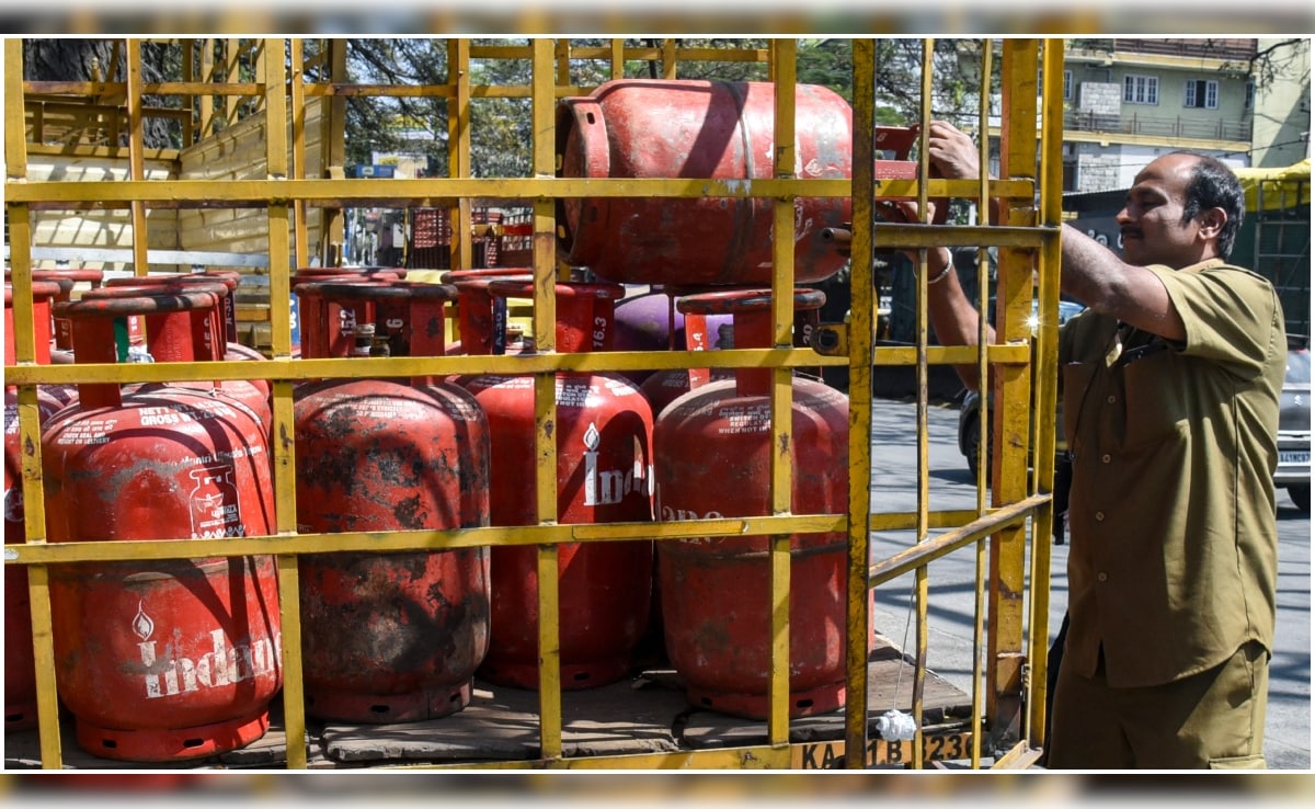 Centre Extends LPG Refill Booking Period To 25 Days To Curb Hoarding: Report