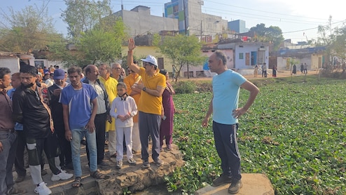 IAS क&zwj;िशोर कन्&zwj;याल: कौन हैं वो ज&zwj;िला कलेक्&zwj;टर, जो नदी को बचाने के ल&zwj;िए 5 क&zwj;िलोमीटर चले पैदल