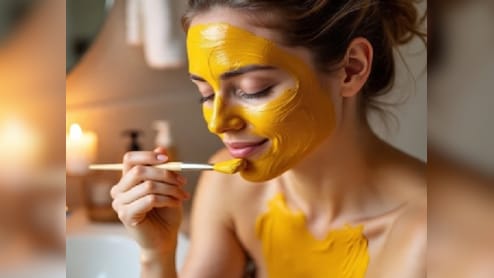 गर्मियों की टैनिंग नहीं करेगी परेशान, बस संतरे के छिलके में मिलाकर लगा लें किचन में मौजूद ये चीजें